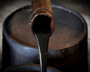 Fuel Oil CST 180-380 Image